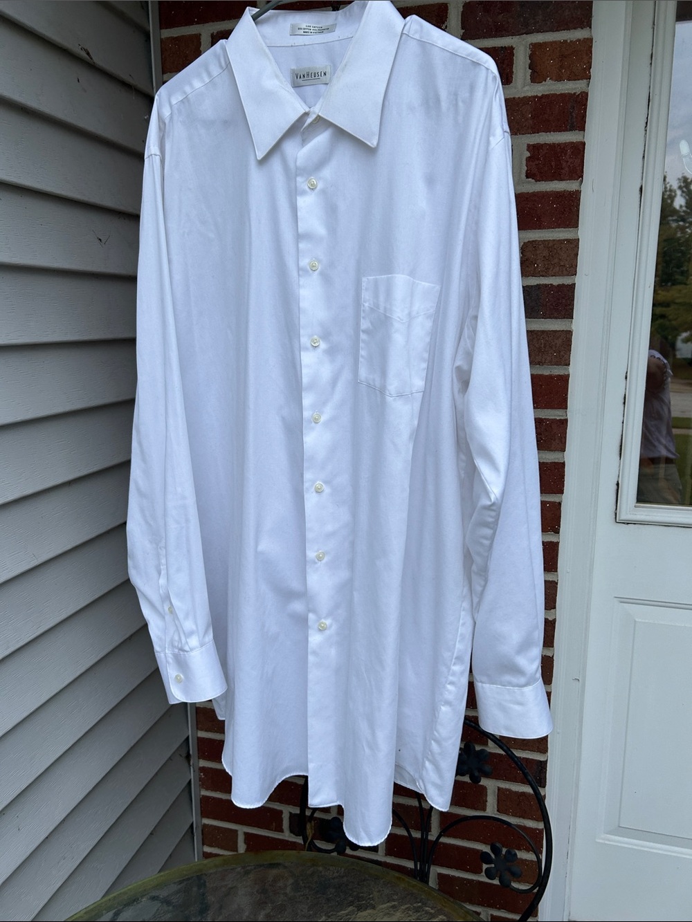 Van Heusen Men's Long-Sleeve Dress Shirt wrinkle free neck 19 Sleeves 37/38 Tall